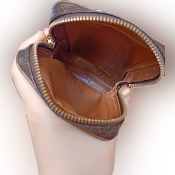 Sale $222 !! 
Authentic Rare!! Louise Vuitton Danube Mini Monogram. 834 - Picture 11 of 14